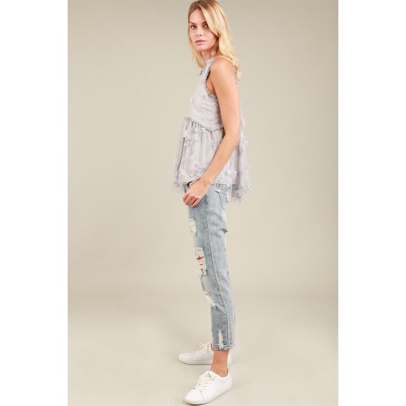 HP 9/30 🎉 1 SMALL LEFT Grey Floral 3D Detail Top - Picture 5 of 7